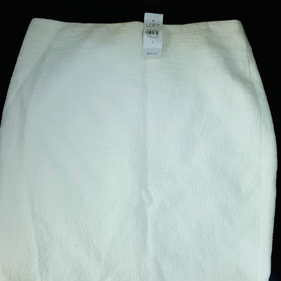 Dresses & Skirts - Loft Pencil Skirt